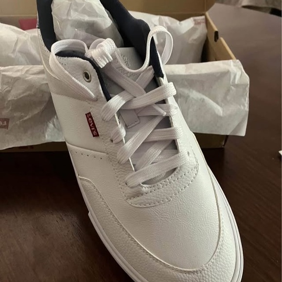Levi's Men's White and Black Sneakers - Picture 1 of 7